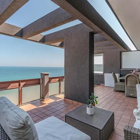 Loft Corso Trieste Terrazza Sul Mare Bari Exterior photo