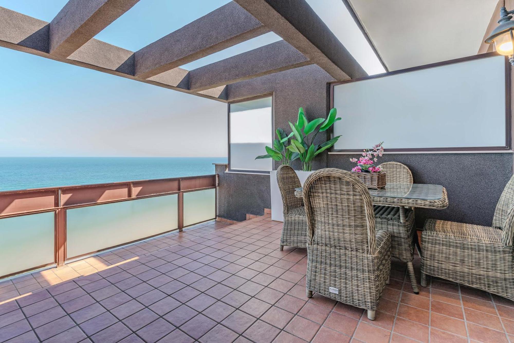 Loft Corso Trieste Terrazza Sul Mare Apartment *